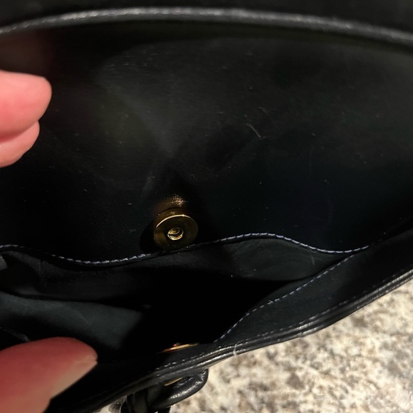 Gucci Vintage Navy Crossbody - Picture 4 of 16